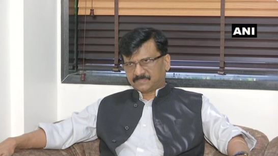 मुख्यमंत्री बनने को बेताब शिंदे शिवसेना का भाजपा में विलय के लिए तैयार: संजय राउत